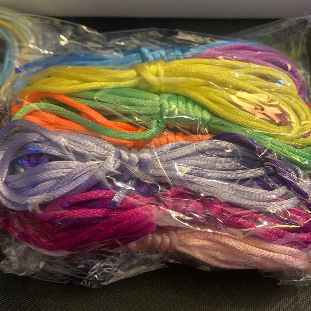 Friendship Bracelets Rope Weaver Kit Bracelet Kit Stretchy Hand Rope NWT - Picture 12 of 17